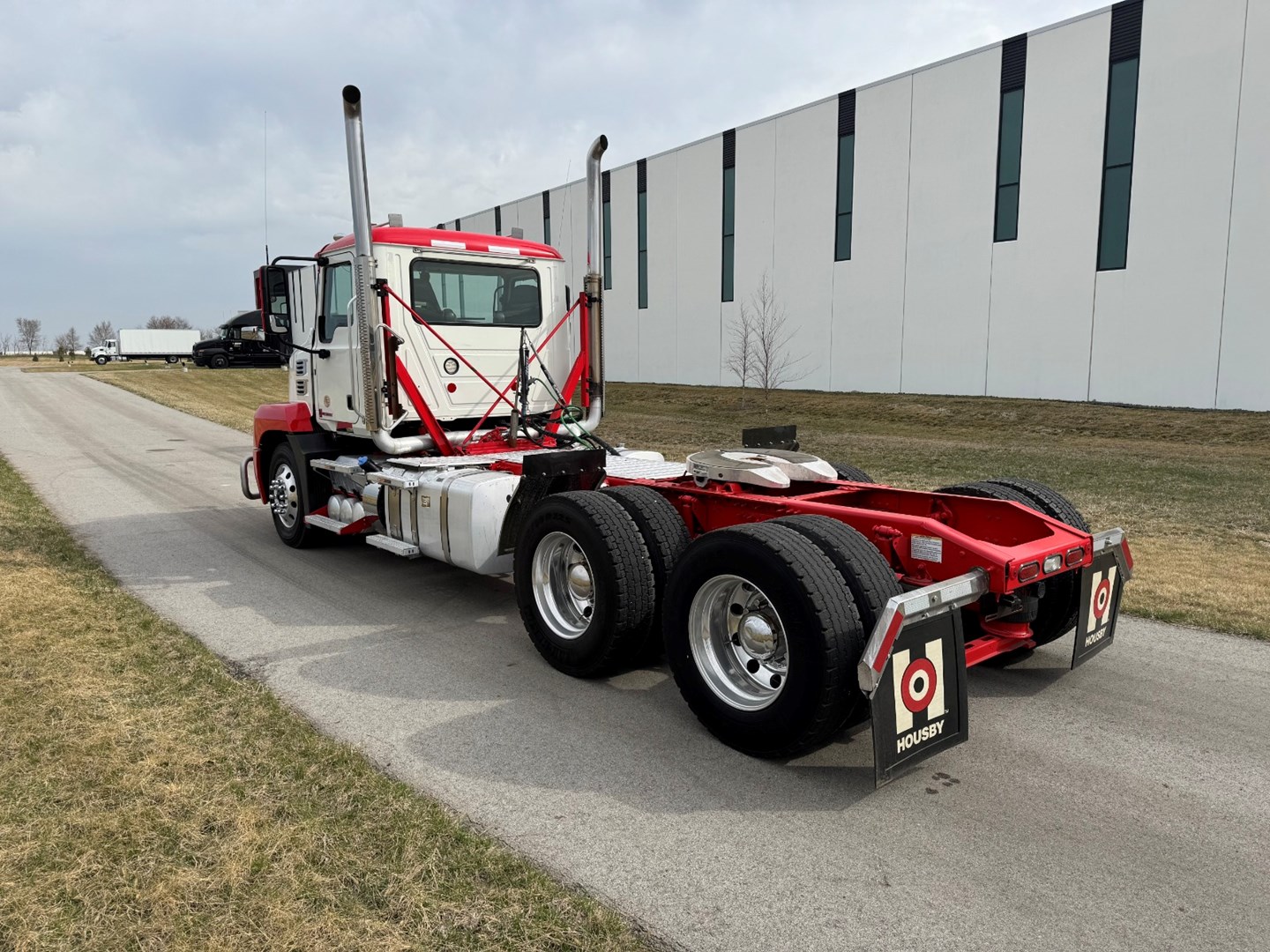 Used 2023 Mack Anthem Daycab - image 4